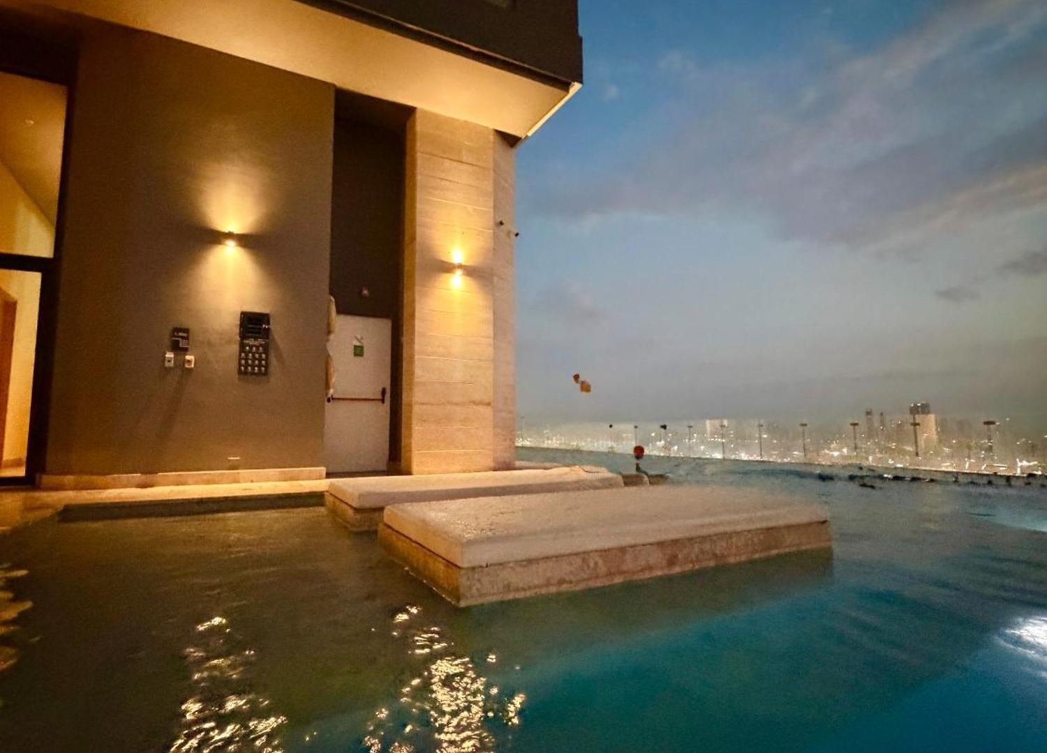 Brand New! Ocean Front,City 360Views 26Fl,Free Airport Pick Up By Imz *